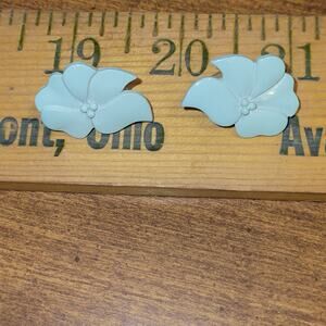 Vintage Style Light Blue Enamel Flower Stud Earrings – Retro Pastel Floral...